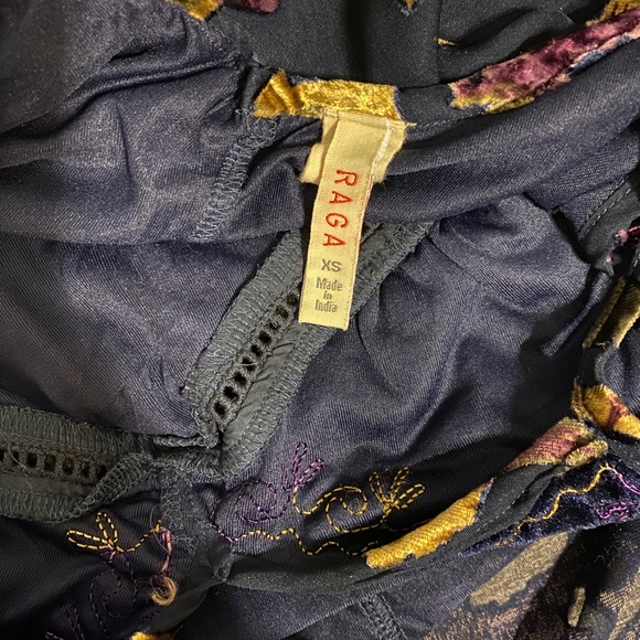 •NEW!• Velvet floral camisole tank - Picture 5 of 10